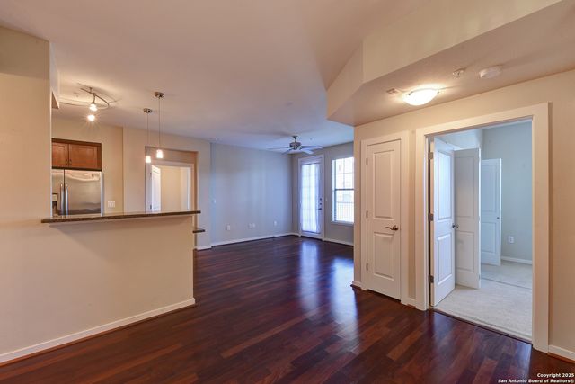 7342 Oak Manor Dr Apt 7104, San Antonio, TX 78229