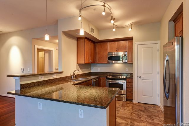 7342 Oak Manor Dr Apt 7104, San Antonio, TX 78229