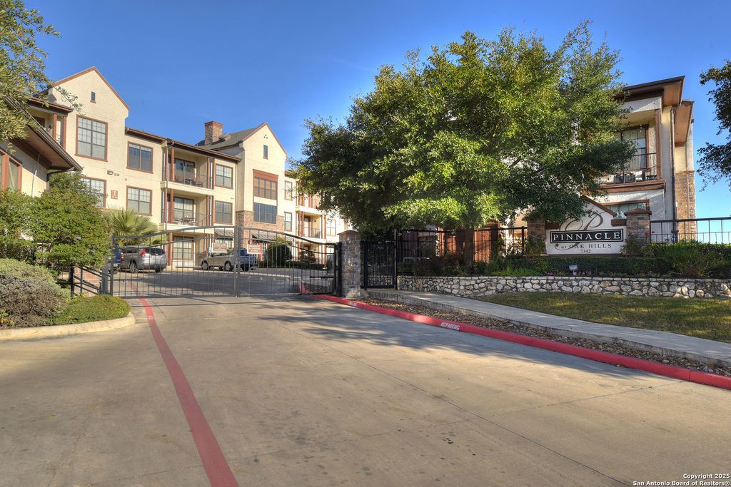 7342 Oak Manor Dr Apt 7104, San Antonio, TX 78229