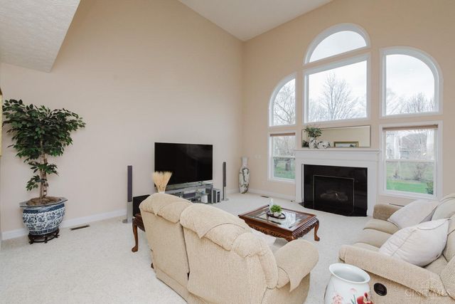 9741 Olde Georgetown Way, Centerville, OH 45458