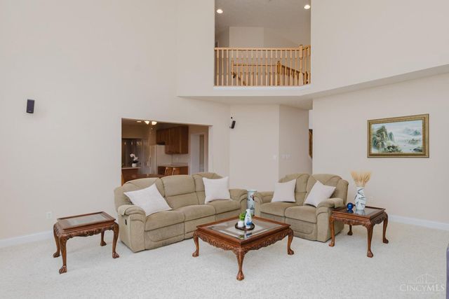 9741 Olde Georgetown Way, Centerville, OH 45458