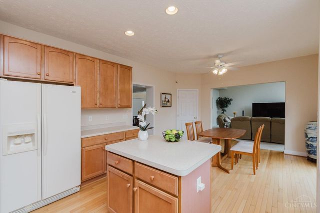 9741 Olde Georgetown Way, Centerville, OH 45458