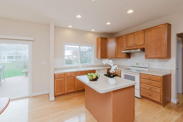 9741 Olde Georgetown Way, Centerville, OH 45458