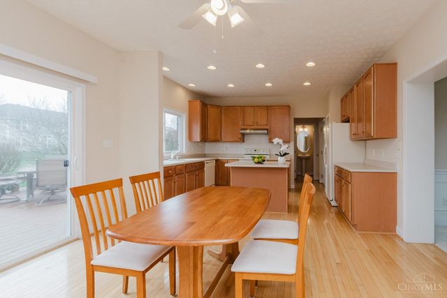 9741 Olde Georgetown Way, Centerville, OH 45458