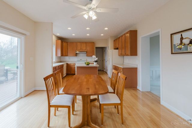 9741 Olde Georgetown Way, Centerville, OH 45458