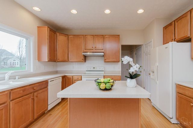 9741 Olde Georgetown Way, Centerville, OH 45458