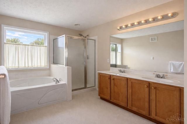 9741 Olde Georgetown Way, Centerville, OH 45458