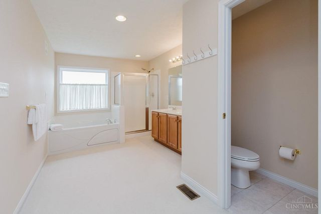 9741 Olde Georgetown Way, Centerville, OH 45458