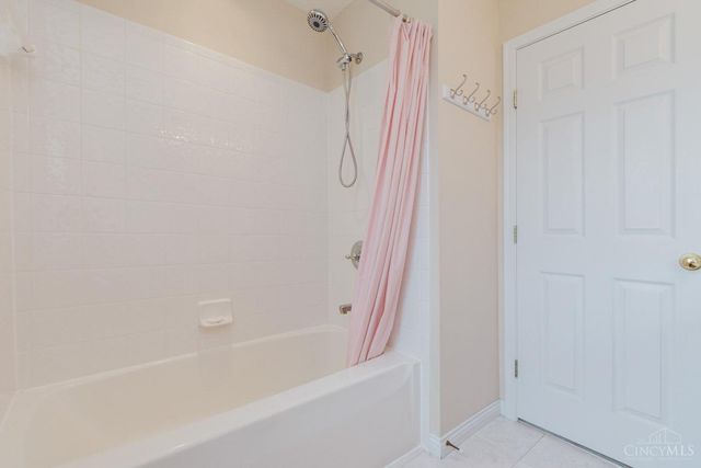 9741 Olde Georgetown Way, Centerville, OH 45458