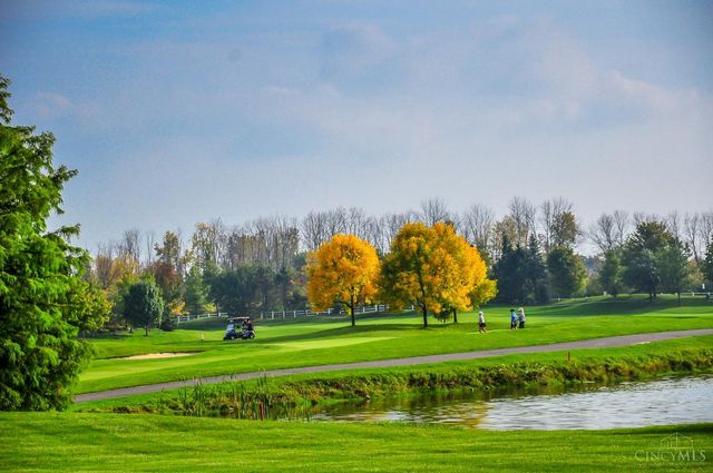 9741 Olde Georgetown Way, Centerville, OH 45458