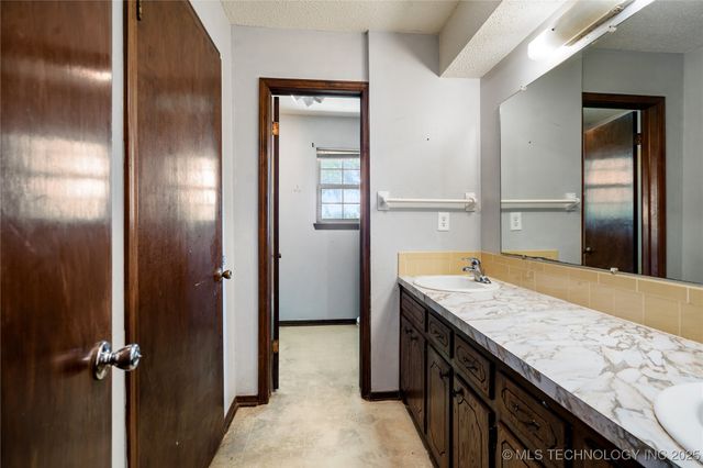 426670 1150 Road, Eufaula, OK 74426