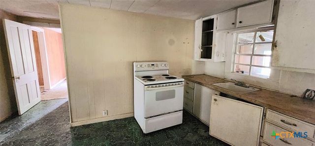 262 Highway 95 A, Smithville, TX 78957