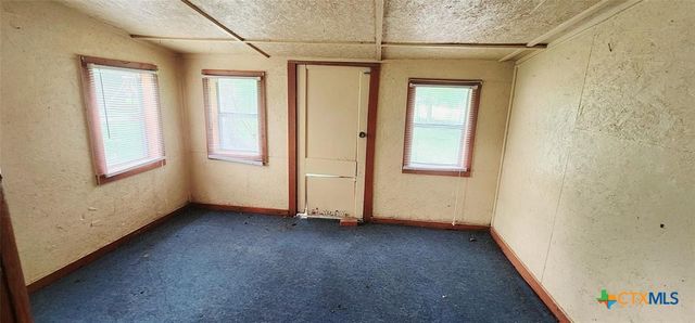 262 Highway 95 A, Smithville, TX 78957