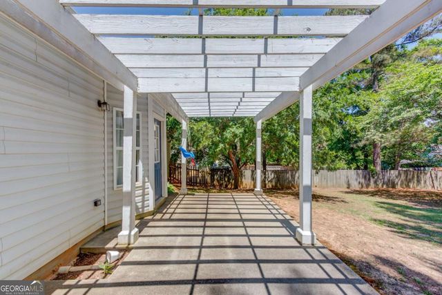 502 Towler Shoals View, Loganville, GA 30052