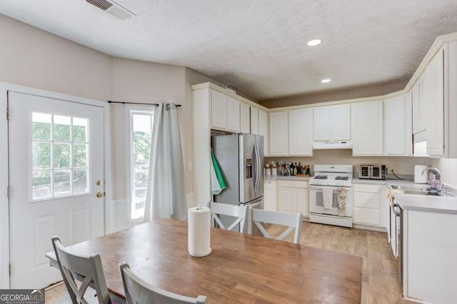 502 Towler Shoals View, Loganville, GA 30052