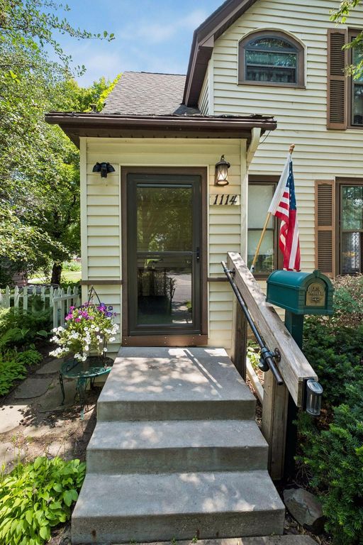1114 Gibbs Avenue, Saint Paul, MN 55108 — photo 4