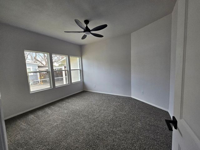 217 W Heard Street, Cleburne, TX 76033