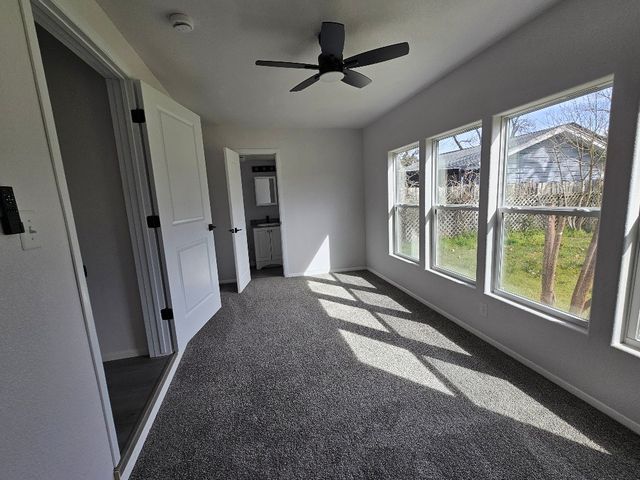 217 W Heard Street, Cleburne, TX 76033