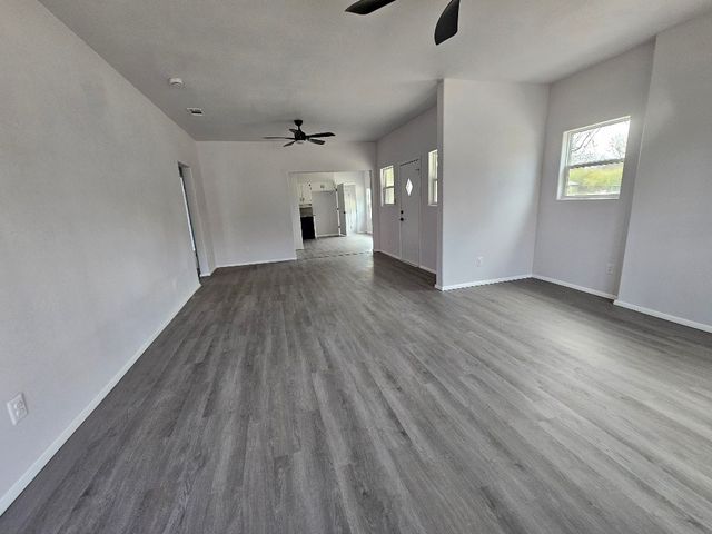 217 W Heard Street, Cleburne, TX 76033