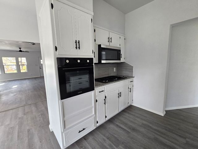 217 W Heard Street, Cleburne, TX 76033