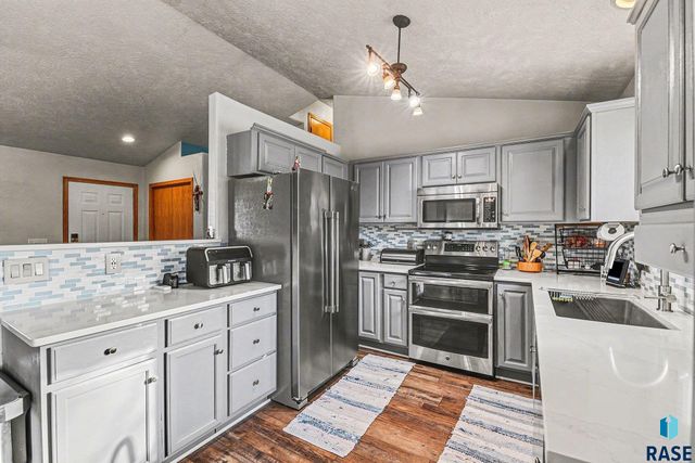 815 E Ryan Dr Drive, Tea, SD 57064