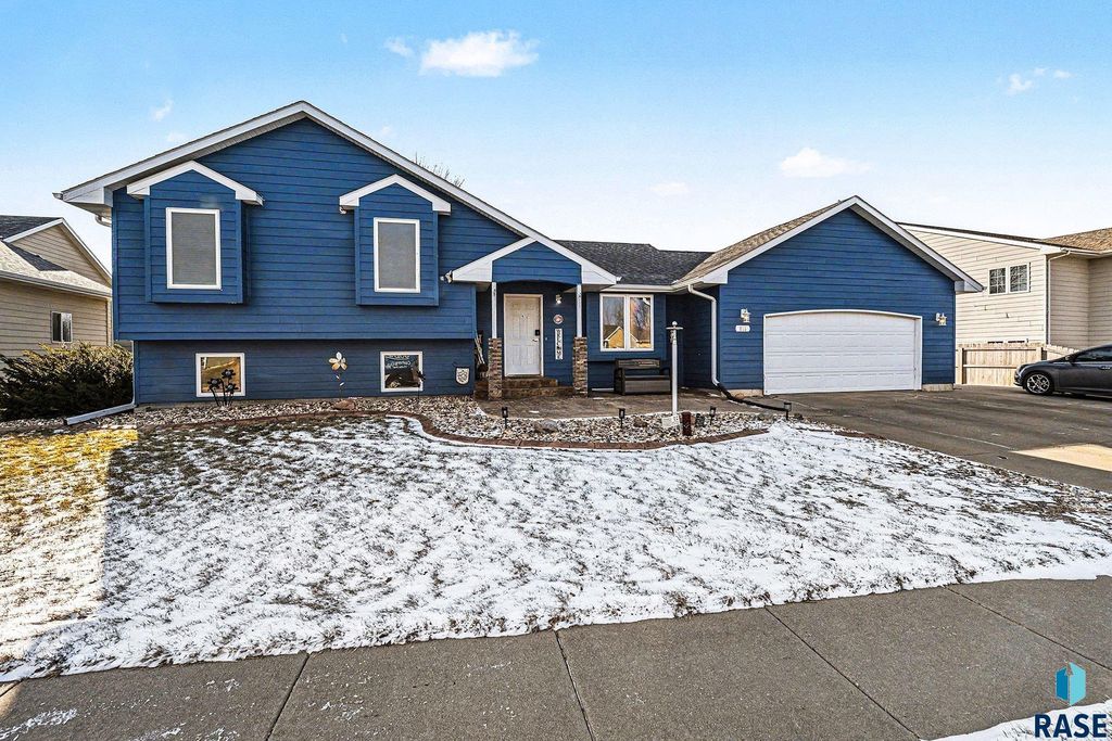 815 E Ryan Dr Drive, Tea, SD 57064