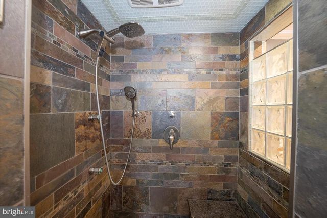 1324 KAREN LN, Wayne, PA 19087