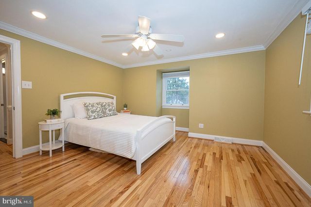 1324 KAREN LN, Wayne, PA 19087