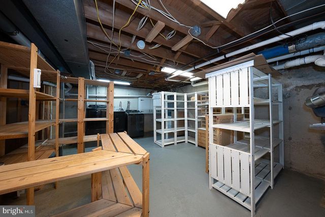 1324 KAREN LN, Wayne, PA 19087