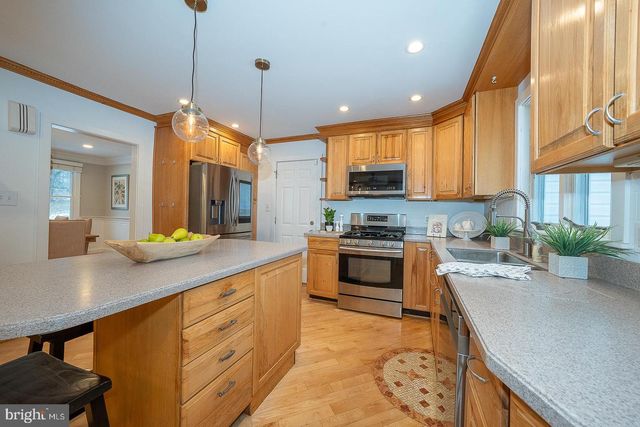 1324 KAREN LN, Wayne, PA 19087