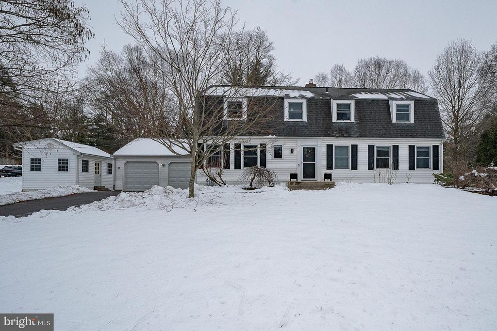 1324 KAREN LN, Wayne, PA 19087