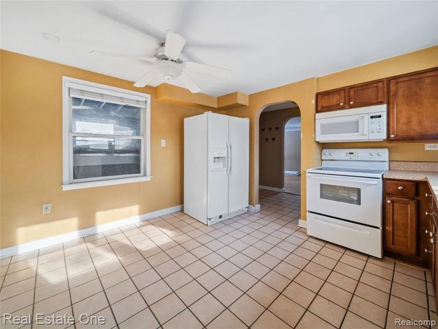 8202 Hyne Road, Brighton, MI 48114