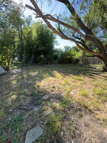 19751 Oakfield Street, Detroit, MI 48235