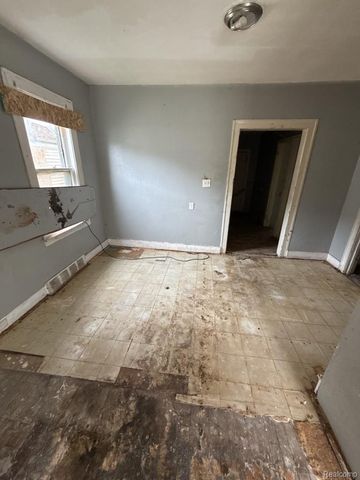 19751 Oakfield Street, Detroit, MI 48235