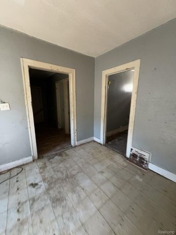 19751 Oakfield Street, Detroit, MI 48235