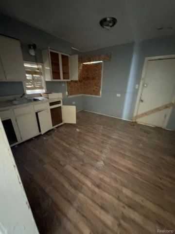 19751 Oakfield Street, Detroit, MI 48235