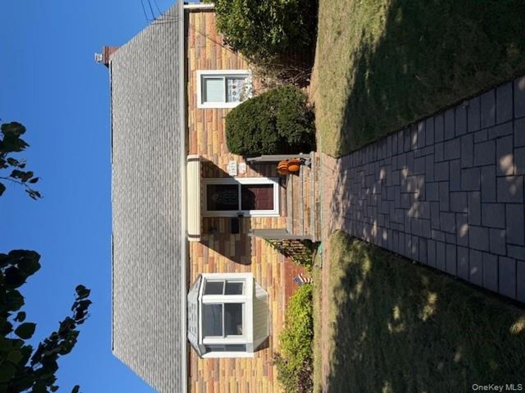 1073 Thomas Avenue, Baldwin, NY 11510