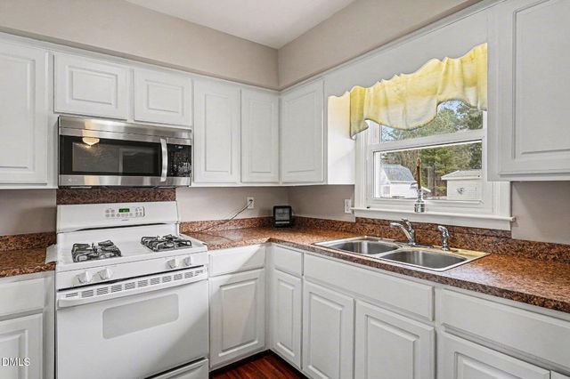 106 Hall Street, Graham, NC 27253