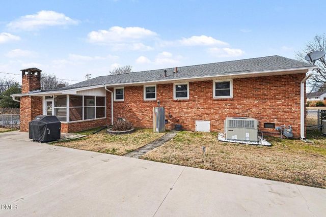 106 Hall Street, Graham, NC 27253