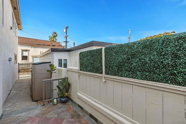 1564 Reed Ave, San Diego, CA 92109