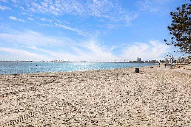 1564 Reed Ave, San Diego, CA 92109