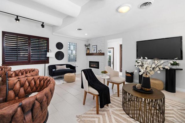 1564 Reed Ave, San Diego, CA 92109