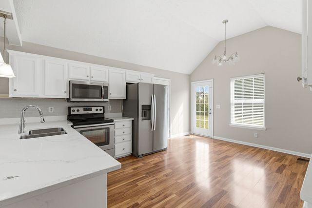 1987 Gateland Dr, Murfreesboro, TN 37127