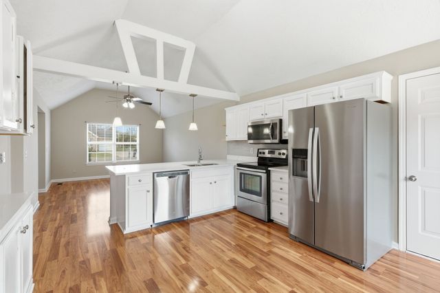 1987 Gateland Dr, Murfreesboro, TN 37127