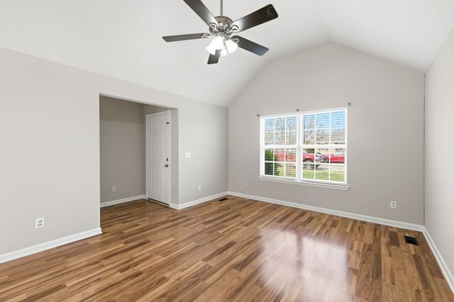 1987 Gateland Dr, Murfreesboro, TN 37127