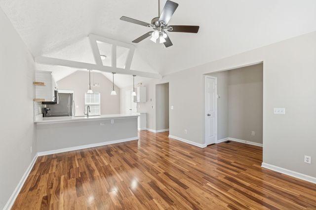 1987 Gateland Dr, Murfreesboro, TN 37127