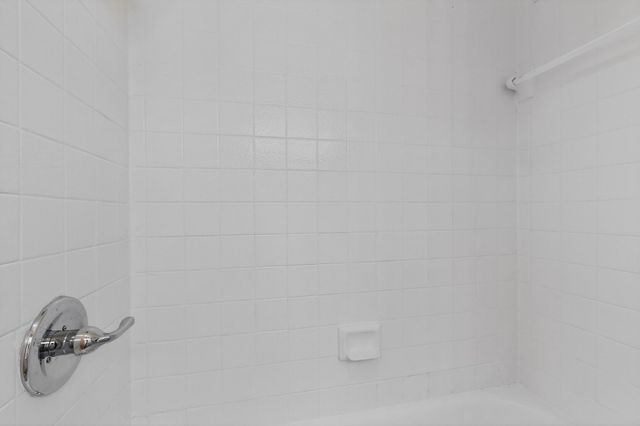 913 W Rochelle Road, Irving, TX 75062