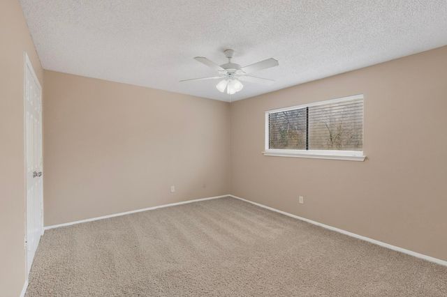 913 W Rochelle Road, Irving, TX 75062