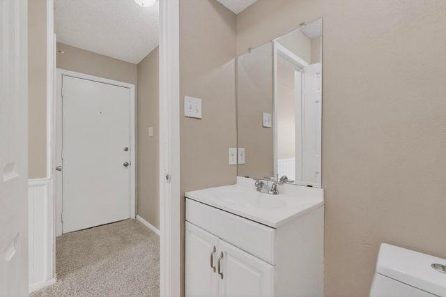 913 W Rochelle Road, Irving, TX 75062