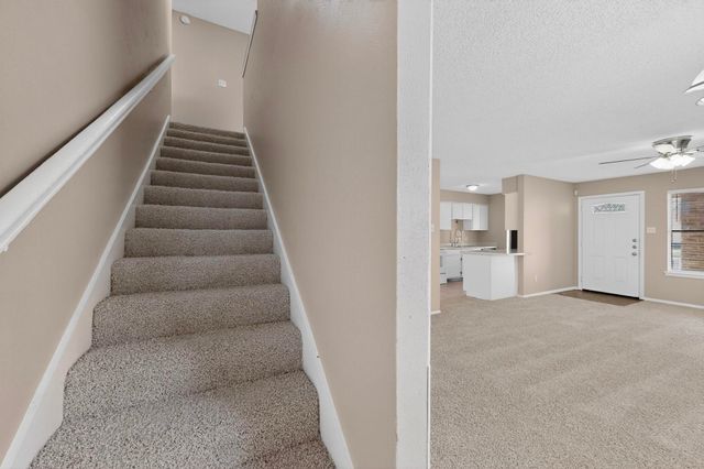 913 W Rochelle Road, Irving, TX 75062